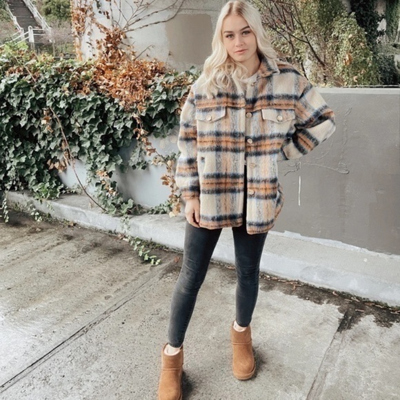 MOUNTAIN LAUREL- Plaid Wool Jacket - Picture 3 of 15